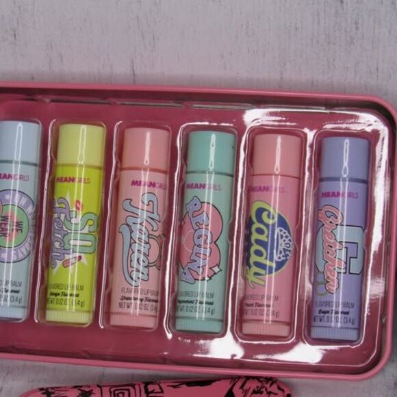 Collectible Makeup Tin Bundle (Mean Girls + Hard Candy) - Picture 3 of 5